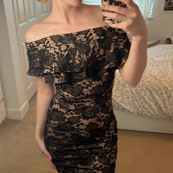 Lace Dress - Picture 2 of 3